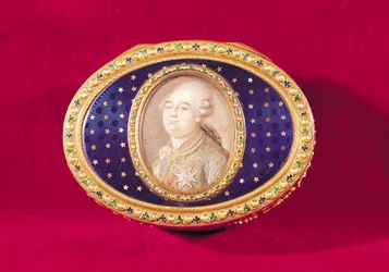 Tabatière avec un portrait miniature de Louis XVI (1754-93) sur ivoire par Pierre Noel Violet, 1780